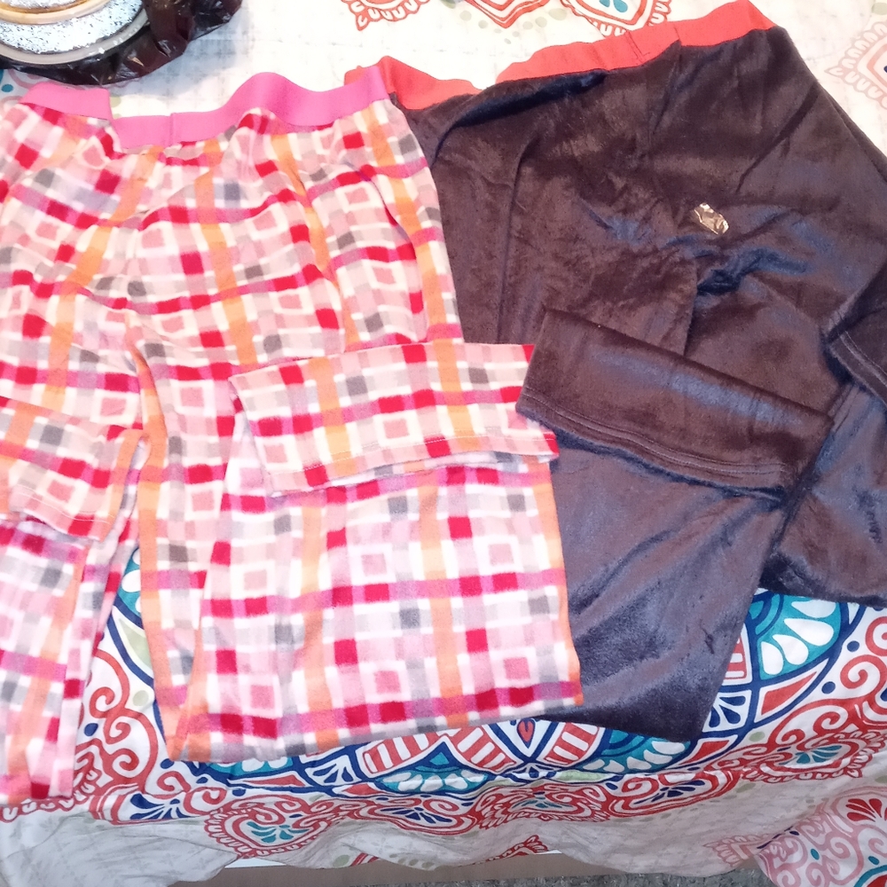 2 Pairs of Pajamas Pants